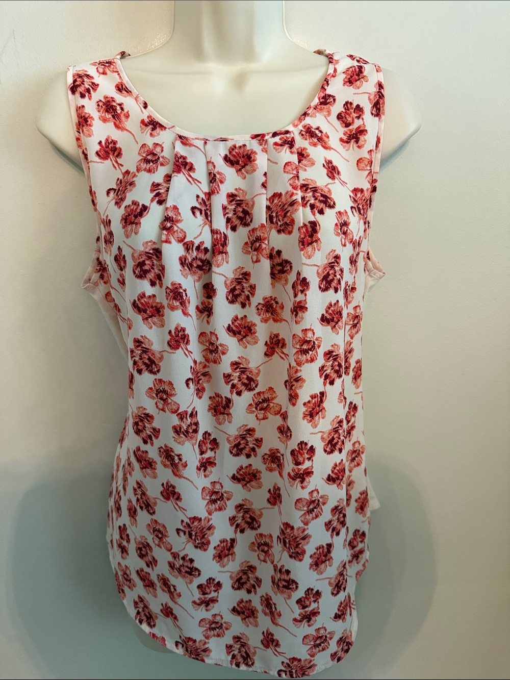 Ann Taylor White Sleeveless Blouse with Red Floral Pattern